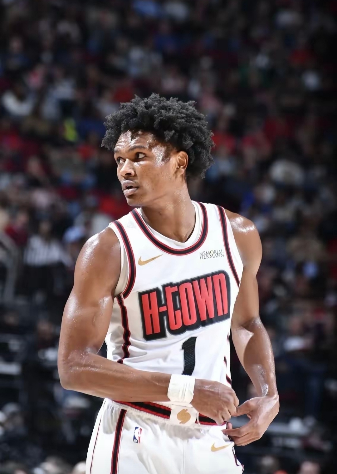 关于休斯敦火箭训练开放日，关键时刻刷新队史纪录引欢呼，NBA常规赛在即，纪律约束更严格的信息